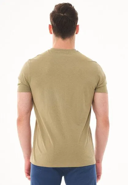 ORGANICATION ORGANICATION Basic T-Shirt aus Bio-Baumwolle mit V-Ausschnitt, Olive, – Produktbild 4 von 4