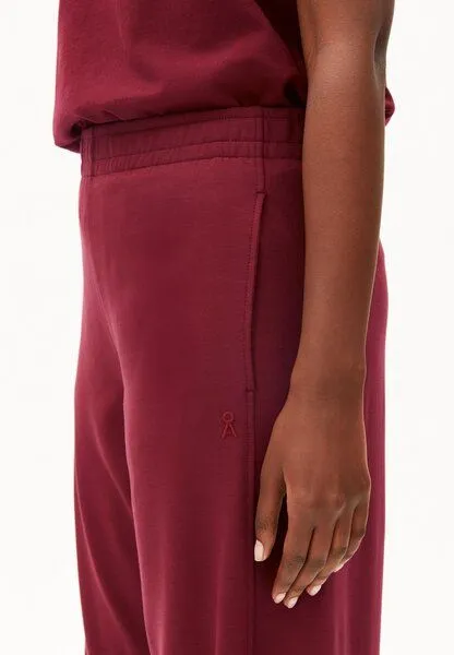 ARMEDANGELS ARMEDANGELS JERSEY BARREL Damen Hose aus LENZING ECOVERO Viskose Mix, Velvet red, – Produktbild 3 von 4