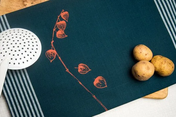 Hirschkind Hirschkind Bio & Fair-Trade-Geschirrtuch "Physalis", Petrol, – Produktbild 1 von 2