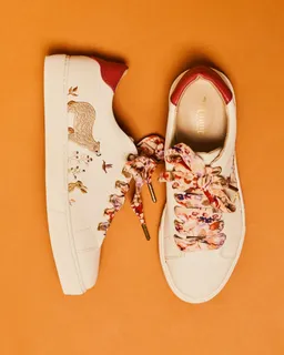 Minuit Sur Terre Minuit Sur Terre Damen vegan Sneaker Virevolte Ours Weiß – Produktbild 1 von 1