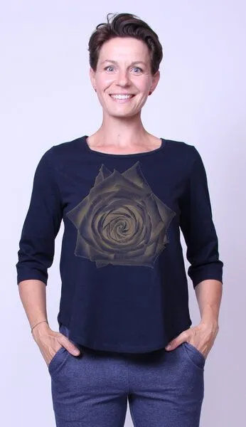 Peaces.bio - handbedruckte Biomode Peaces.bio - handbedruckte Biomode Bio-Damen-3/4 Arm Shirt Rose, Navy, – Produktbild 2 von 2