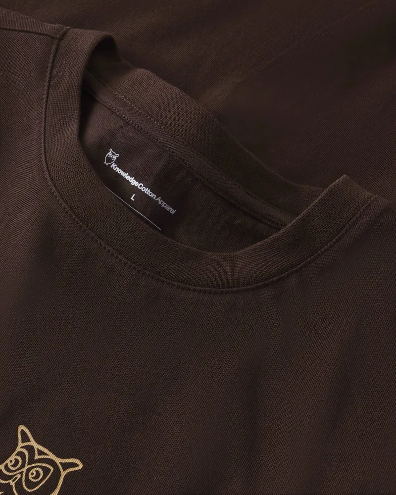 KnowledgeCotton Apparel KnowledgeCotton Apparel Herren vegan T-Shirt Frontprint Chocolate Torte Braun, Braun, – Produktbild 2 von 2