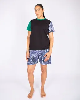 ÆVRIL ÆVRIL Unisex Yogashirt // Tobiume Print, Emerald, Black // Bio-Baumwolle – Produktbild 1 von 1