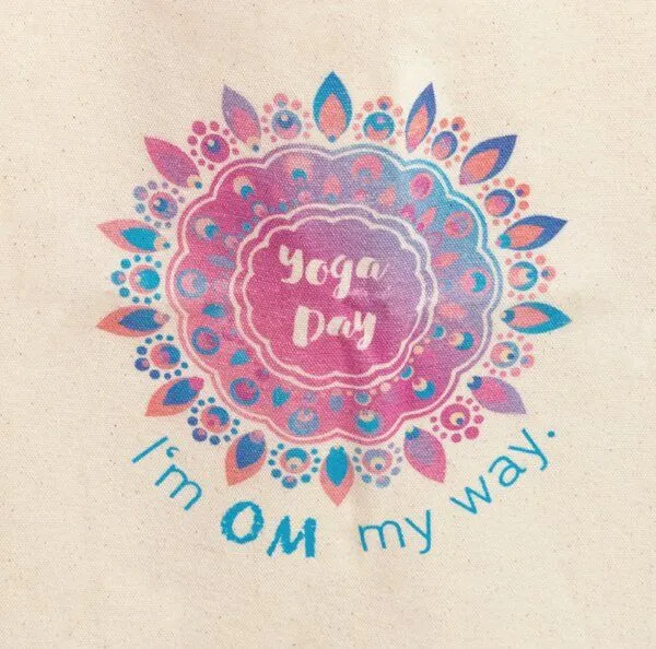 Divasya Divasya Shopper-Bag aus Biobaumwolle mit Yogamotiven, Yoga day, – Produktbild 4 von 4