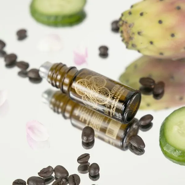 Jolie au naturel Jolie au naturel Hyaluron Augenserum 5ml Kaffee Roll on Vitamin C Arnica – Produktbild 2 von 3