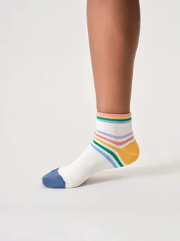 Thought Socken Modell: Rainbow Stripe – Produktbild 1 von 1