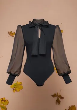 Atelier SNOW Atelier SNOW Body Odessa mit Schleifenkragen und Puffärmeln – Produktbild 1 von 1