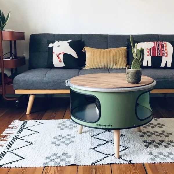 Lockengelöt Lockengelöt Betty Couchtisch aus einem Hamburger Ölfass, Moosgrün, – Produktbild 5 von 5