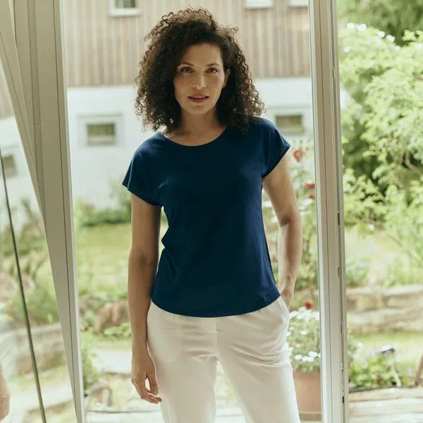 Kokon Zwo Kokon Zwo Basic Shirt mit überschnittenem Arm 43% Seide (peacesilk), 17% Leinen, Meeresgrote, – Produktbild 1 von 1