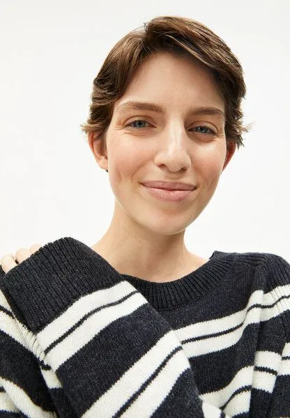 ARMEDANGELS ARMEDANGELS LILIRIAA FINE STRIPES Damen Pullover aus Bio-Woll Mix, Steel melange-oatmilk, – Produktbild 3 von 4