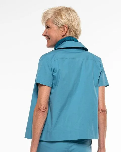Alma & Lovis Alma & Lovis Sportiv-elegante Hemdbluse aus Organic Cotton | Popeline Short Blouse, Atlantik (blau), – Produktbild 4 von 4