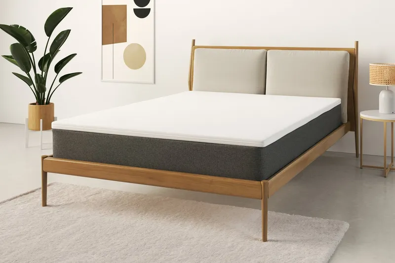 OTTO home, Topper Queens, für Matratzen & Boxspringbetten in 90x200 und weiteren Größen, 5 cm hoch, Viscoschaum, Visco-Topper mit feuchtigkeitsregulierendem TENCEL™ Lyocell-Bezug, Weiß, – Produktbild 3 von 5