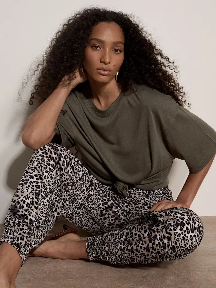 Apricot Apricot Jogger Pants Relaxhose mit Animalprint, Beige, – Produktbild 2 von 5