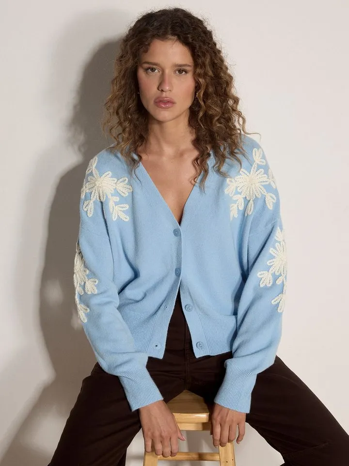 Apricot Apricot Cardigan Cardigan mit Blumenapplikationen mit Stickerei, Blau, – Produktbild 4 von 5