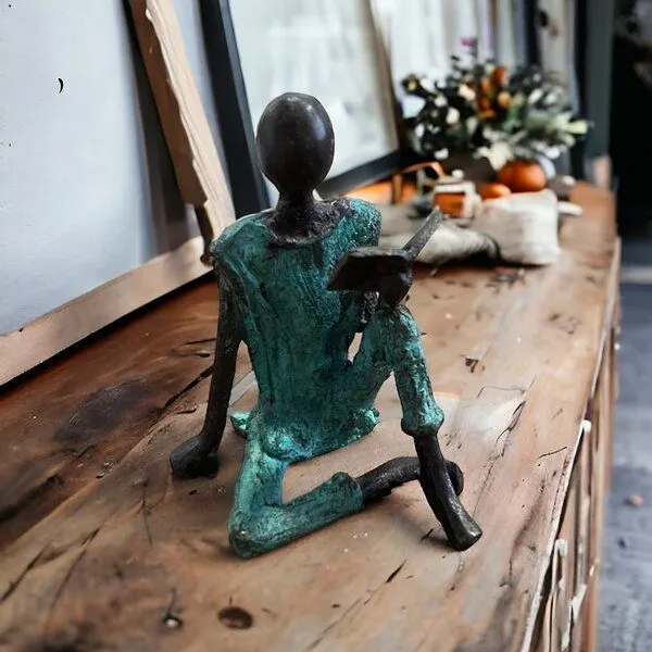 Moogoo Creative Africa Moogoo Creative Africa Bronze-Skulptur "L' enfant au livre" by Soré | Kind mit Buch | 8 cm, Blau, – Produktbild 3 von 4
