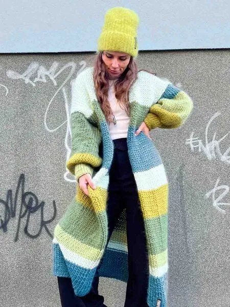 PANAPUFA PANAPUFA bunte gestreifte Strickjacke aus Merinowolle, Violett, – Produktbild 2 von 4
