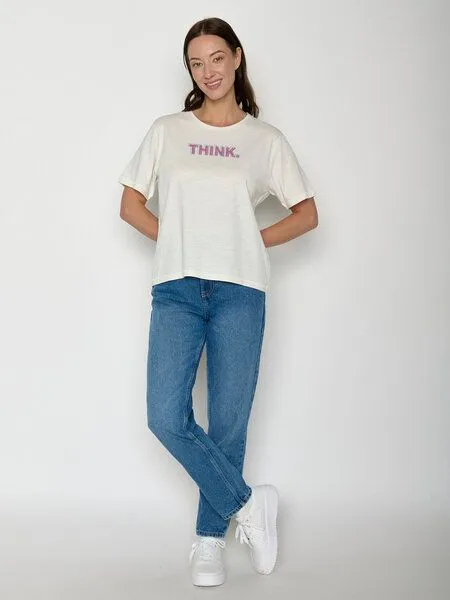 GreenBomb GREENBOMB Think Type Nova - Kastiges T-Shirt aus Bio-Baumwolle / hochwertiger Print / GOTS / Fair & Vegan, Weiß (mondstein), – Produktbild 3 von 4