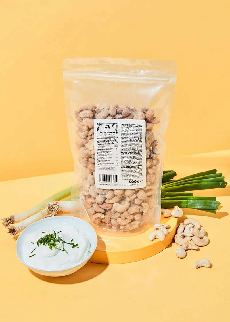 KoRo Cashewkerne mit Sour Cream and Onion Gewürz 500 g – Produktbild 1 von 5