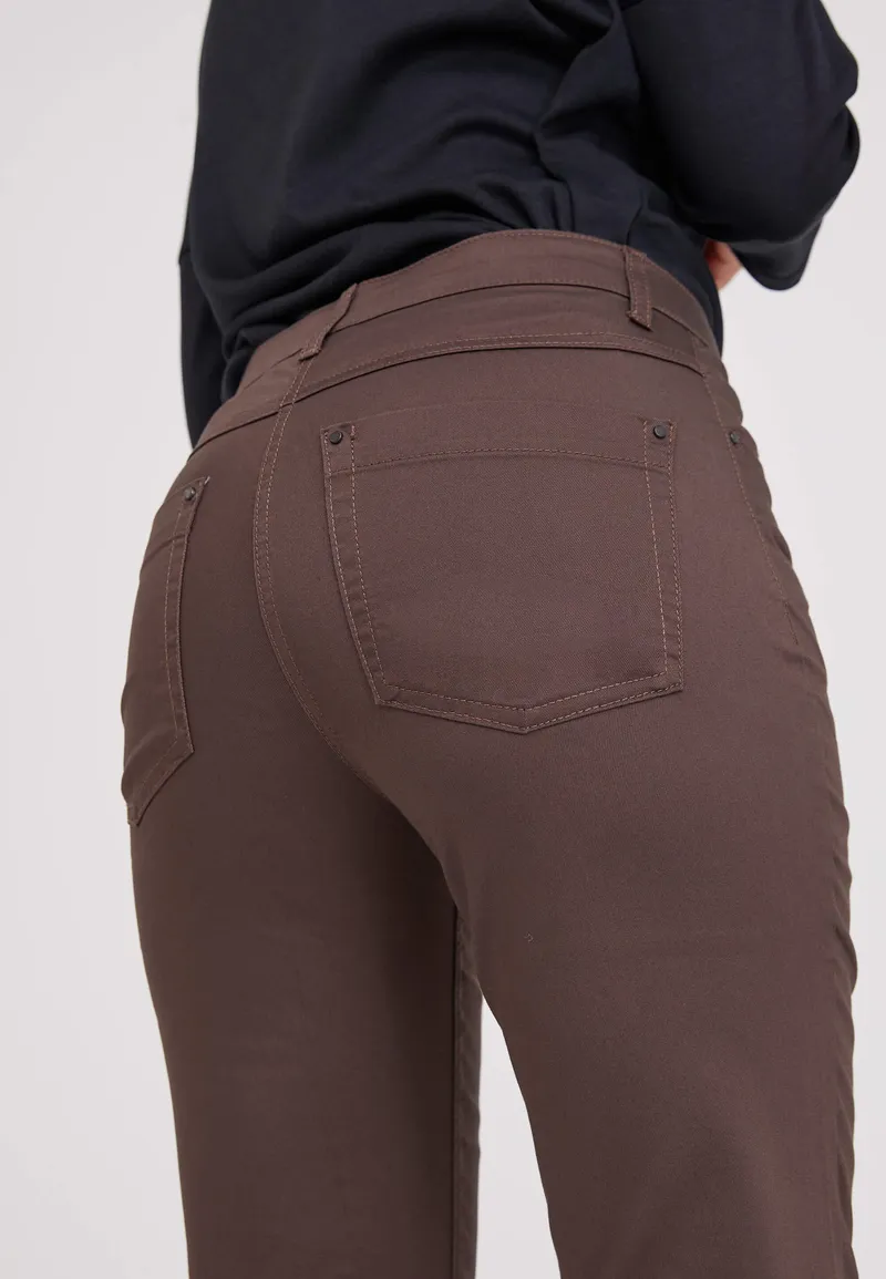 LAURIE LAURIE Damen vegan Hose Regular Charlotte Mittellang Braun, Braun, – Produktbild 1 von 2