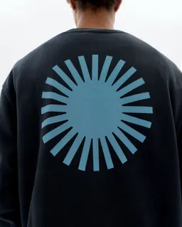 thinking mu Thinking MU Herren vegan Sweatshirt Leon Sun Backprint Blau – Produktbild 1 von 1