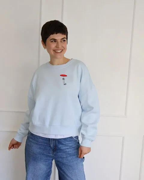 Kultgut Kultgut Artdesign- Biofair- Pulloversweater im Boxistyle / Fliegenpilz, Hellblau, – Produktbild 1 von 4