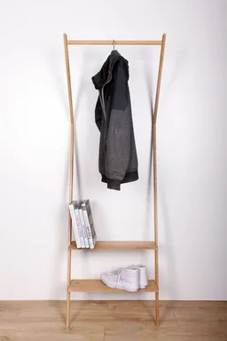 kleiderleiter_de kleiderleiter_de Anlehngarderobe AGA aus Holz (Eiche) von Kleiderleiter.de – Produktbild 1 von 1