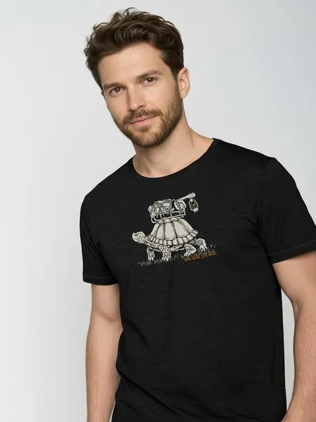 GreenBomb GREENBOMB Turtle Walk Spice - Sportliches T-Shirt aus Bio-Baumwolle / hochwertiger Print / GOTS / Fair & Vegan, Schwarz (schwarz), – Produktbild 2 von 4