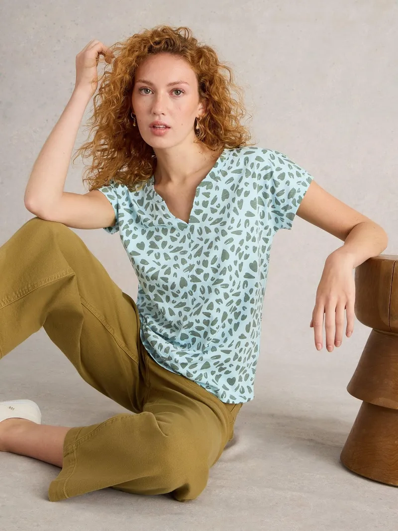 White Stuff Nelly T-Shirt mit Keilausschnitt - 34, Blau print, – Produktbild 1 von 4