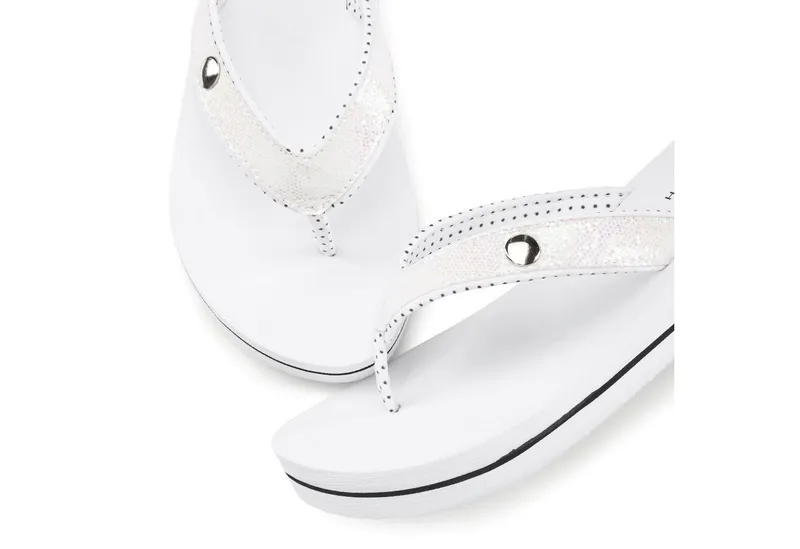 VENICE BEACH VENICE BEACH Sandale, Badeschuh, Badelatsche, Flip Flop, Badeschlappe, Pantolette Badezehentrenner Zehentrenner mit wasserabweisender und leichter Sohle VEGAN, Weiß, – Produktbild 1 von 5