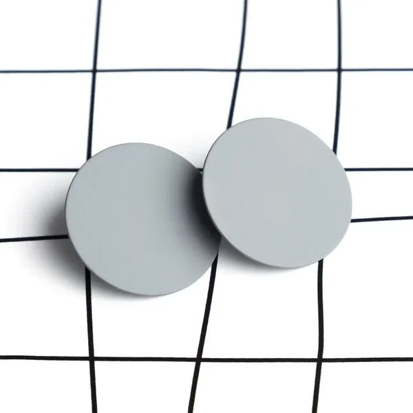 ALEXASCHA ALEXASCHA Runde Statement Ohrringe aus Titanzink | 30mm, Grau, – Produktbild 2 von 4