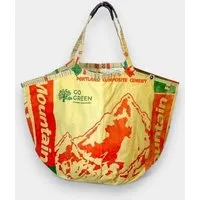 REFISHED fair fashion REFISHED fair fashion Tasche 'SOULMATE' - upcycelte Zementsäcke, #cement beige-grün-rot, – Produktbild 2 von 5