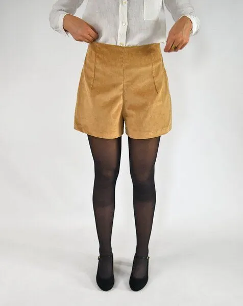 Aatise Cordshort hoher Bund aus Bio-Cord Zef von Aatise, Beige, – Produktbild 1 von 4