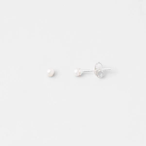 fejn jewelry fejn jewelry Ohrringe 'tiny pearl', Silber, – Produktbild 1 von 2