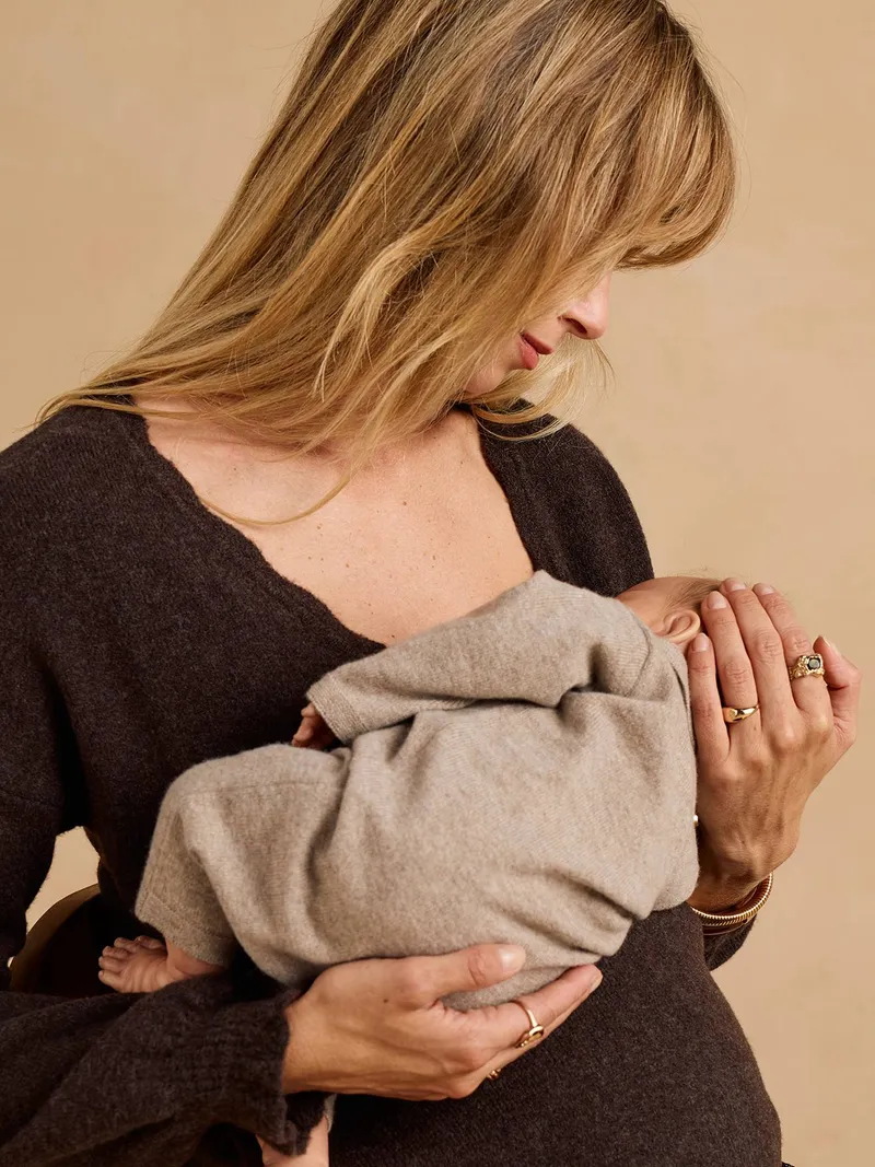 Envie De Fraise Wickelpullover mit Wellenkante für Schwangerschaft & Stillzeit, Schokolade, – Produktbild 2 von 4