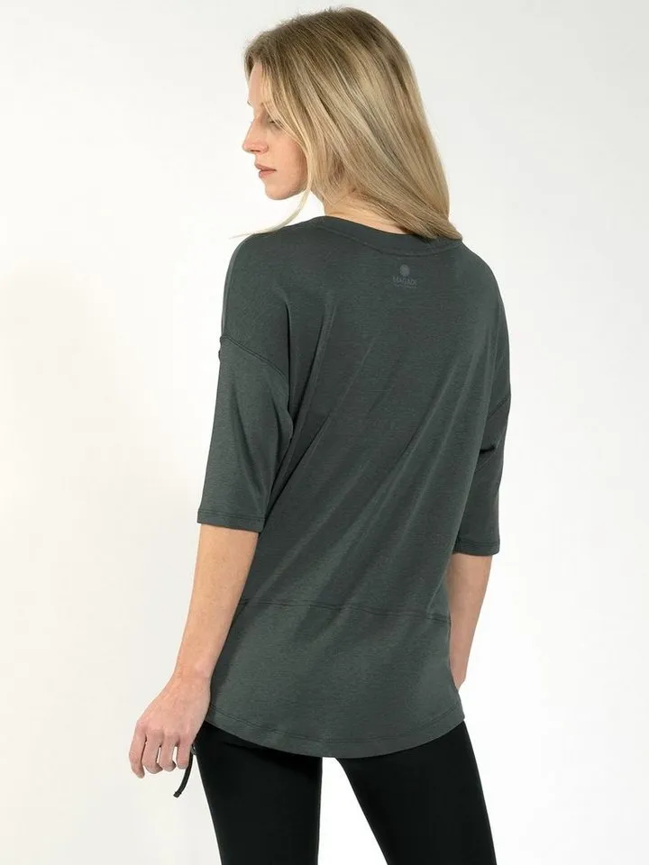 Magadi Magadi Yogashirt Sara aus weichem Naturmaterial, Grün, – Produktbild 3 von 4