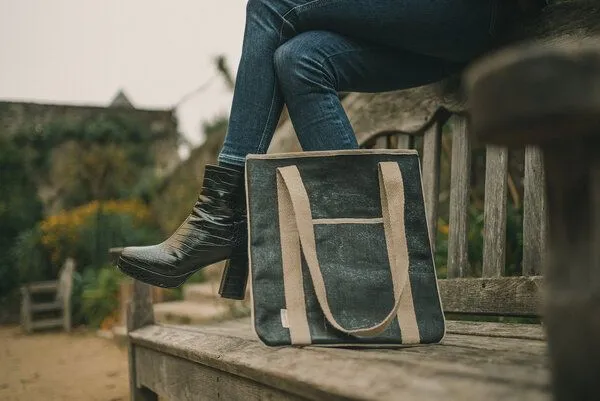 Bag Affair Tote Tasche Bag Affair aus CORKonLINEN, Schwarz, – Produktbild 2 von 3