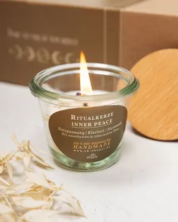 Oh Shanti Oh Shanti Aroma Kerze mit getrockneten Lavendelblüten & Amethyst-Splitter – Produktbild 1 von 1
