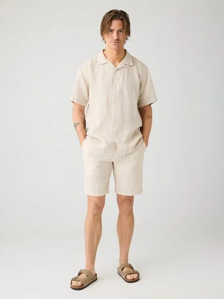 KnowledgeCotton Apparel KnowledgeCotton Apparel Leinenhemd Box Fit - Short Sleeve - aus Bio-Leinen, Grün (burned olive), – Produktbild 2 von 3