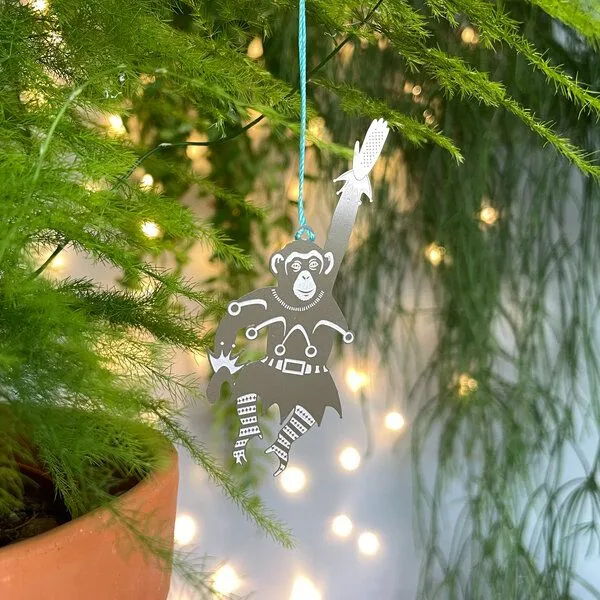another studio another studio PARTY ANIMAL - Design Weihnachtsdekoration aus Edelstahl, Schimpanse, – Produktbild 2 von 4