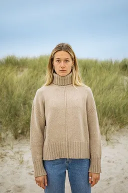 SALZWASSER Salzwasser Koli – Wollstrick Rollkragenpullover (Damen) aus 100% recycelter Merinowolle – Produktbild 1 von 1