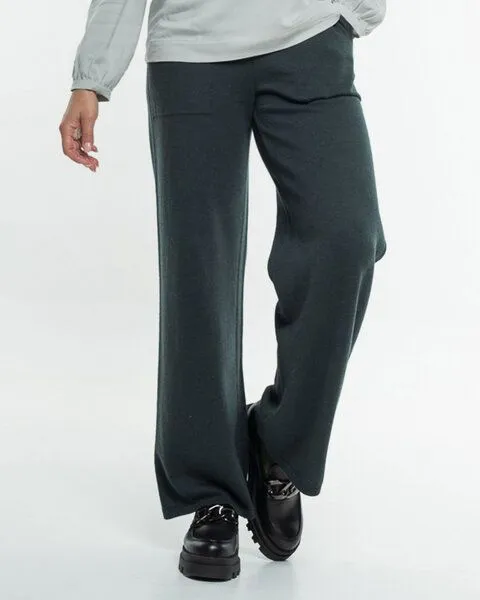 Alma & Lovis Alma & Lovis Legere Strickmarlene aus softem Bio-Baumwoll-/Woll-Mix | Cot-Wool Strickhose, Blackgreen (dunkelgrün), – Produktbild 1 von 4
