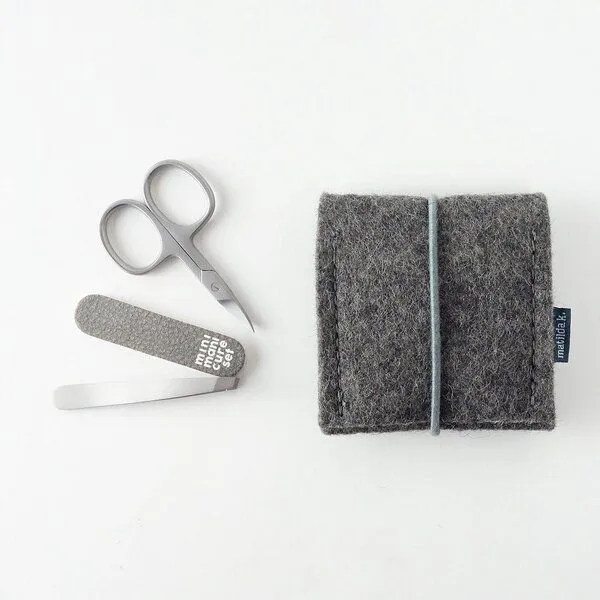 matilda k. manufaktur matilda k. manufaktur mini-maniküre-set 'ella' aus Wollfilz mit Rundgummi-Verschluß in vielen Farben, Dunkelgrau, – Produktbild 7 von 8