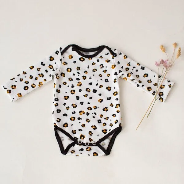 NoniKids Berlin Langarm Baby Body *Leopard weiß* Bio Baumwolle | NoniKids Berlin – Produktbild 1 von 3