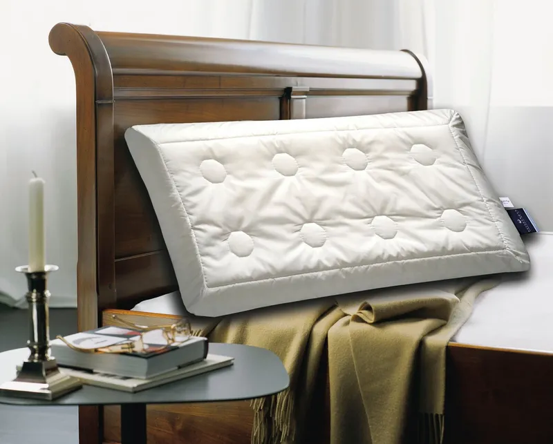 billerbeck Nackenstützkissen Concerto, Kissen 40x80cm, Füllung: hydrophiler Schaum VILAX HS, Bezug: Superfeiner Edel-Satin (100% Baumwolle), hydrophil, versteppt mit AIRSOFT®plus (90% Polyester-Hohlfaser, 10% Lyocell mit Silberanteil), Seitenschläfer, Bauchschläfer, Rückenschläfer, Die softe Matratzenauflage für hygienisch frischen Schlafgenuss, Gelb, – Produktbild 1 von 5