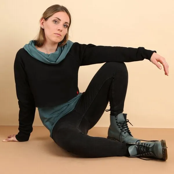 Die rote Zora Die rote Zora Damen Kurzsweater aus Bio-Baumwolle, Schwarz, – Produktbild 1 von 4