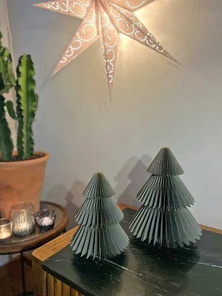 MoreThanHip MoreThanHip Dekorative Papier-Weihnachtsbäume (2er-Set) - Picea, Anthrazit, – Produktbild 2 von 4