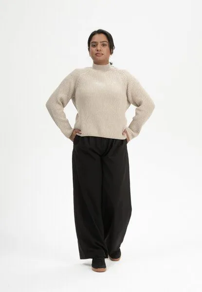 MELA Rippstrick Stehkragenpullover ANALAH | von MELA | Fairtrade & GOTS zertifiziert, Kiesel melange, – Produktbild 3 von 4