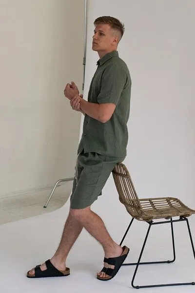 gust. gust. Herren Kurzarm Leinenhemd - Linen shirt - Short sleeve - 100% Bio-Leinen, Pine (grün), – Produktbild 1 von 3
