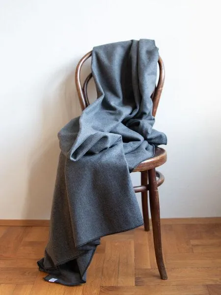 Ecostories Ecostories Biofleece Wohndecken 150 x 200 cm, Schwarz-melliert, – Produktbild 1 von 2