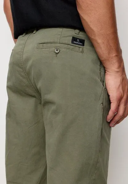 recolution Herren Chino mit Bundfalte aus Bio-Baumwoll Mix - OAK - recolution, Dark olive (grün), – Produktbild 3 von 4
